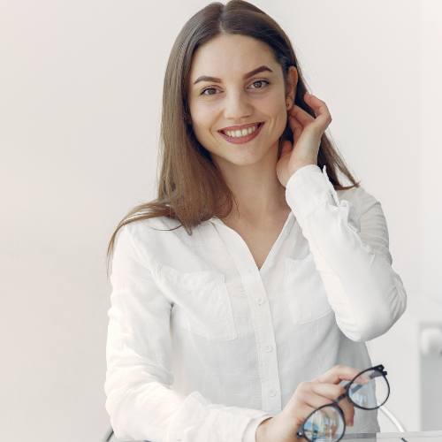 <em><strong>Amelia.L</strong></em>